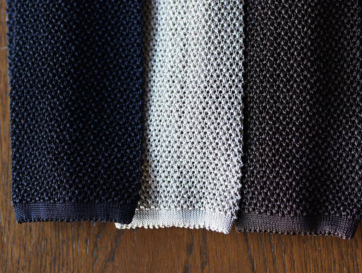 ilustrasi dasi rajut