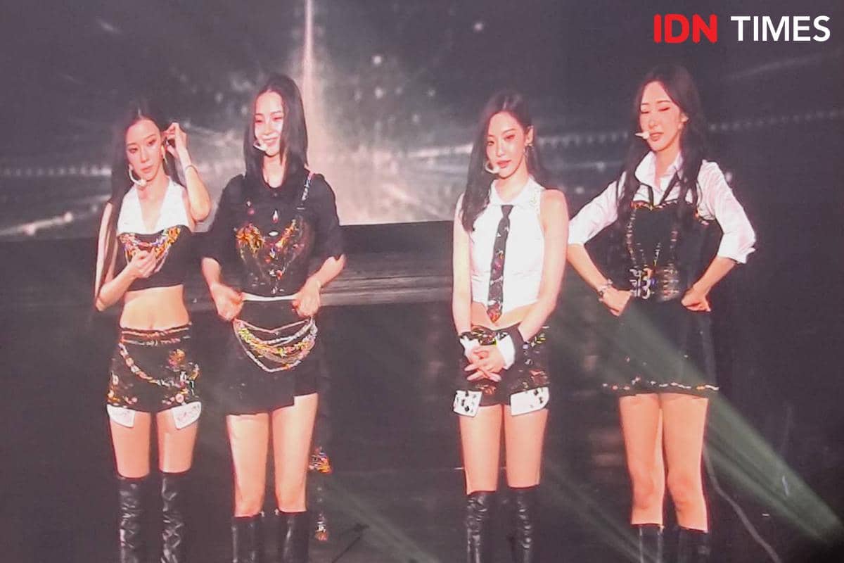 Karina kembali ke panggung dan langsung minta maaf.jpg