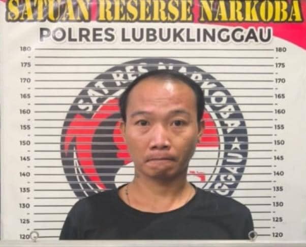 Kurir Ekstasi Asal Riau Tabrak Mobil Polisi saat COD di Linggau