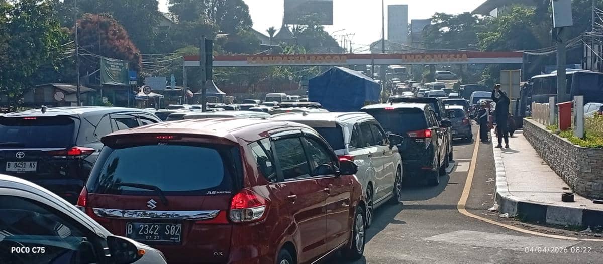 Puncak Bogor Macet pada Sabtu, One Way Diberlakukan Lebih Awal 