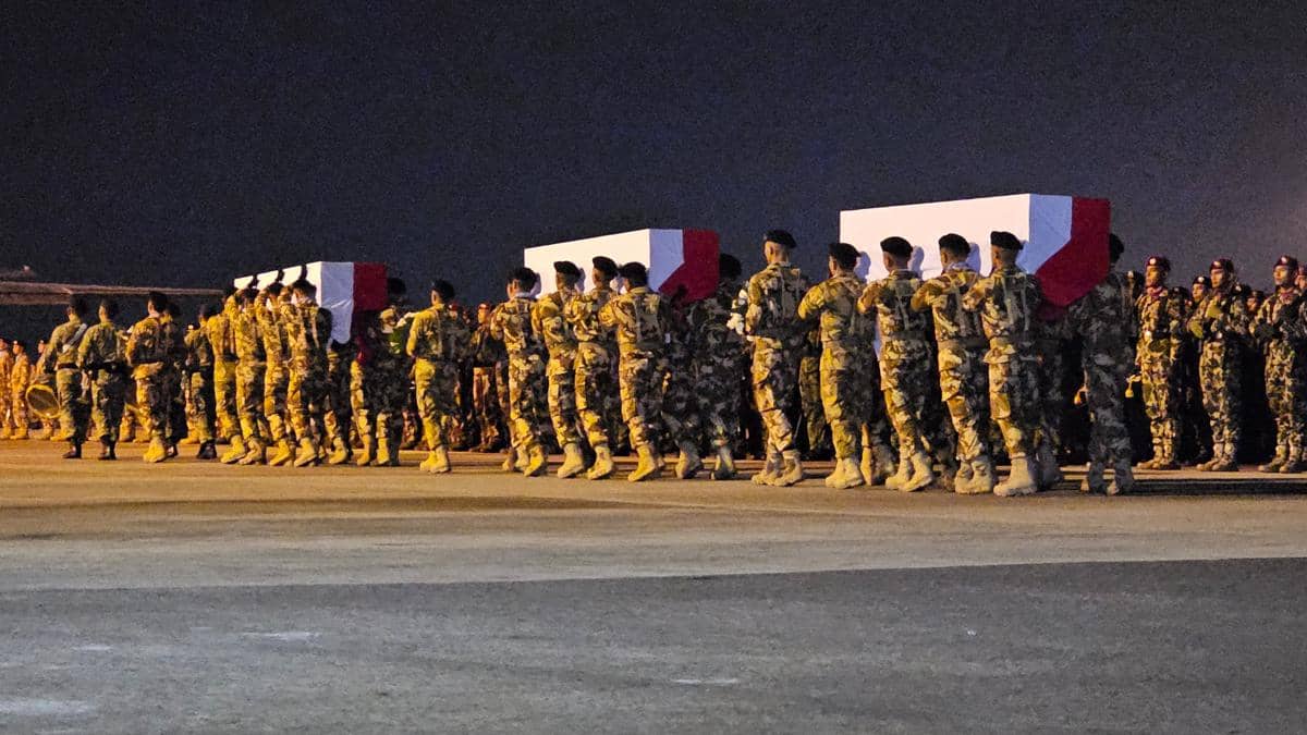 Jenazah 3 anggota TNI pasukan perdamaian UNIFIL di Bandara Soetta