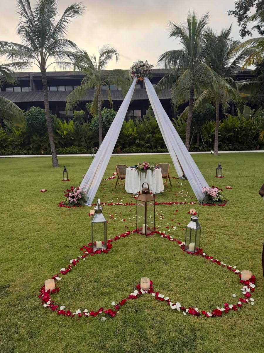 Dekorasi anniversary pernikahan Atta-Aurel