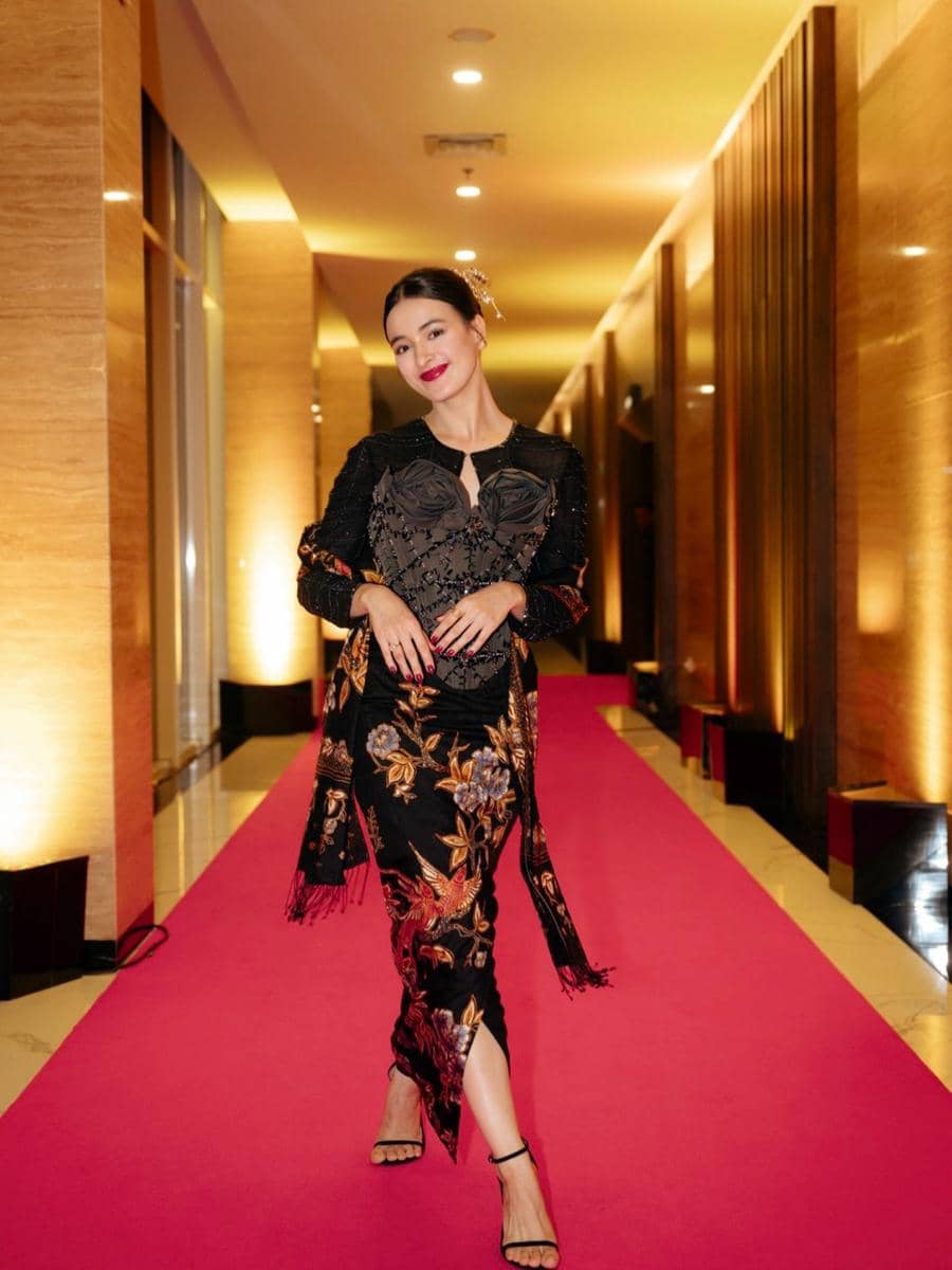 Gaya pesta cast film Ayah, ini Arahnya ke Mana, ya? 