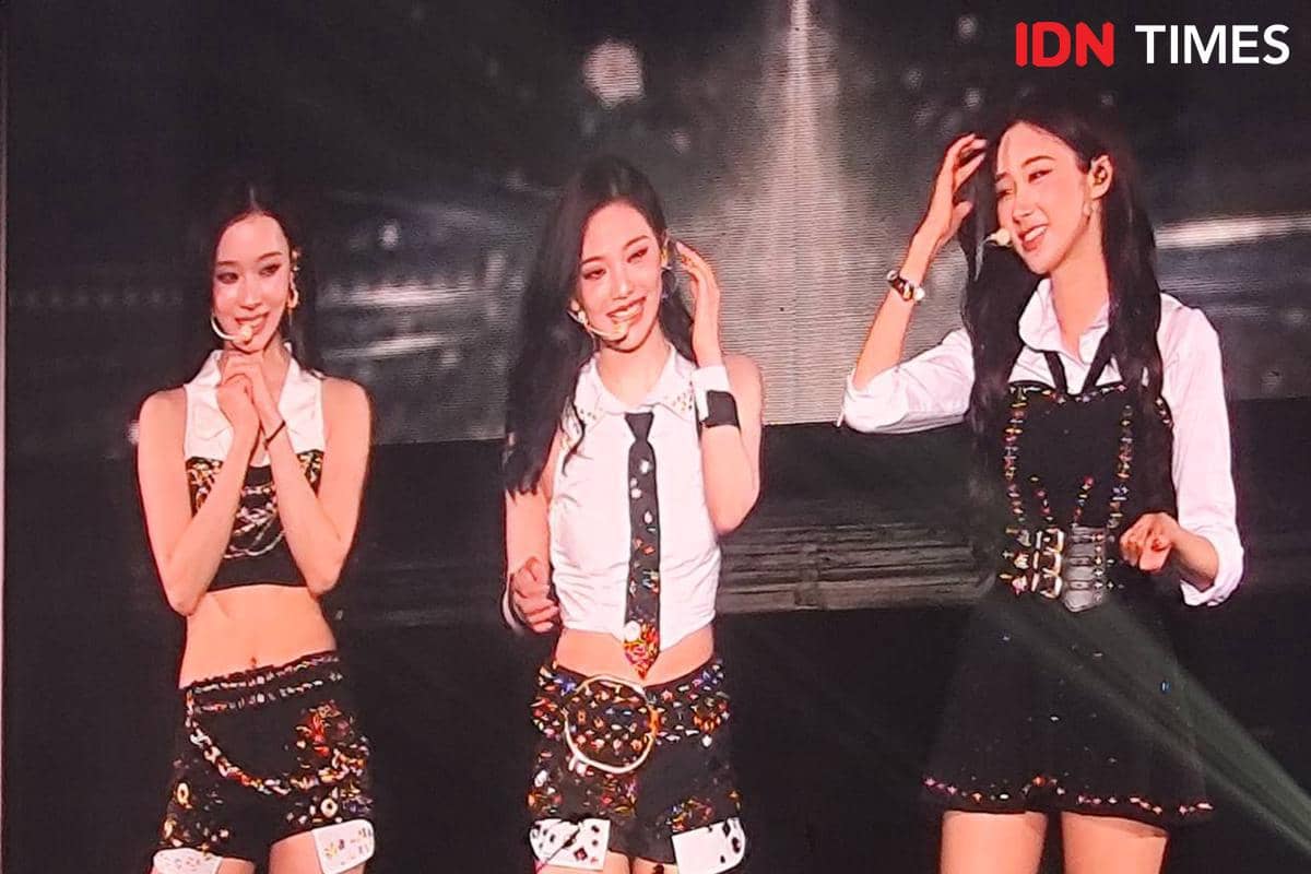 Sambil menunggu, mereka cerita soal nasi goreng dan minta rekomendasi dessert.jpg