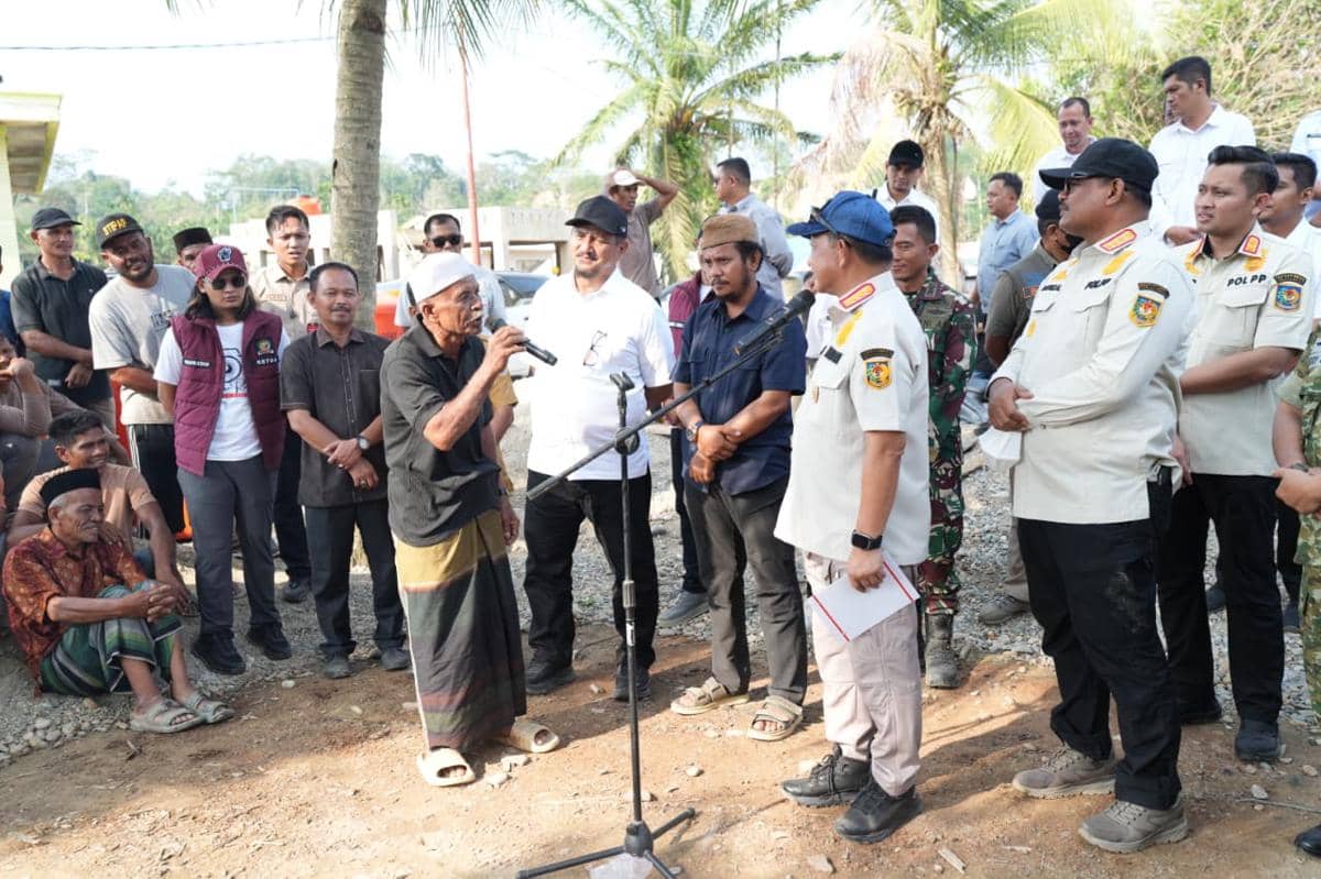 Mendagri Tito kunjungi korban banjir bandang di Aceh Tamiang