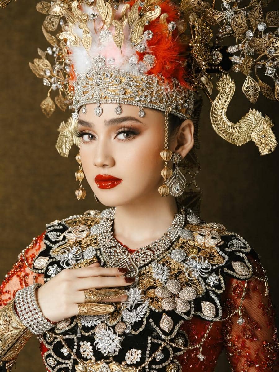 Gaya prewedding Syifa Hadju dan El Rumi