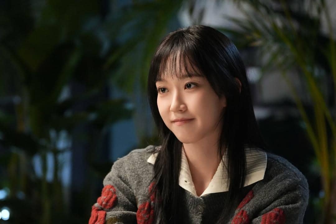 7 Beban Hidup Song Ha Young di Drakor In Your Radiant Season 