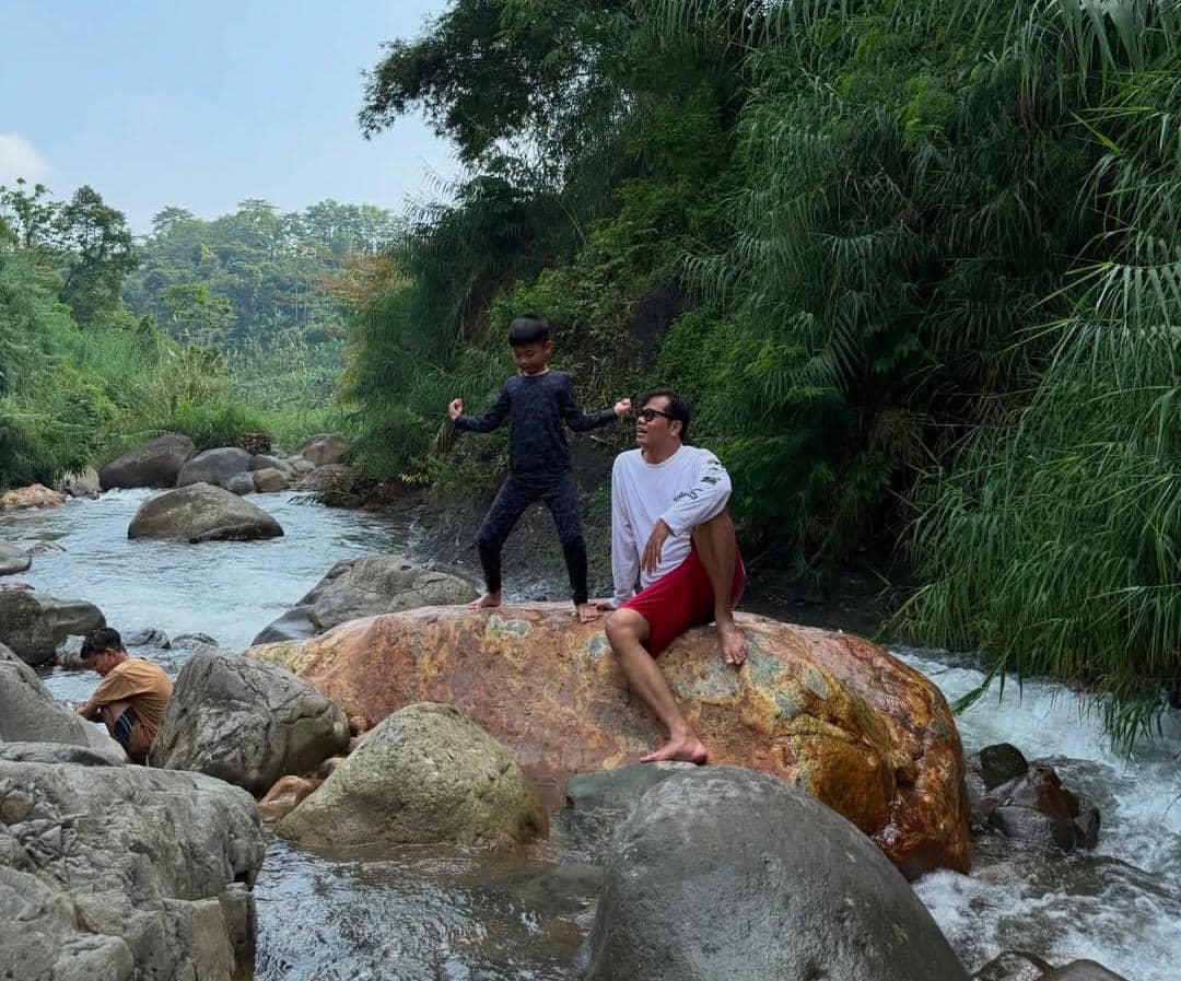 potret liburan Soleh Solihun dan keluarga di Panorama Hejo