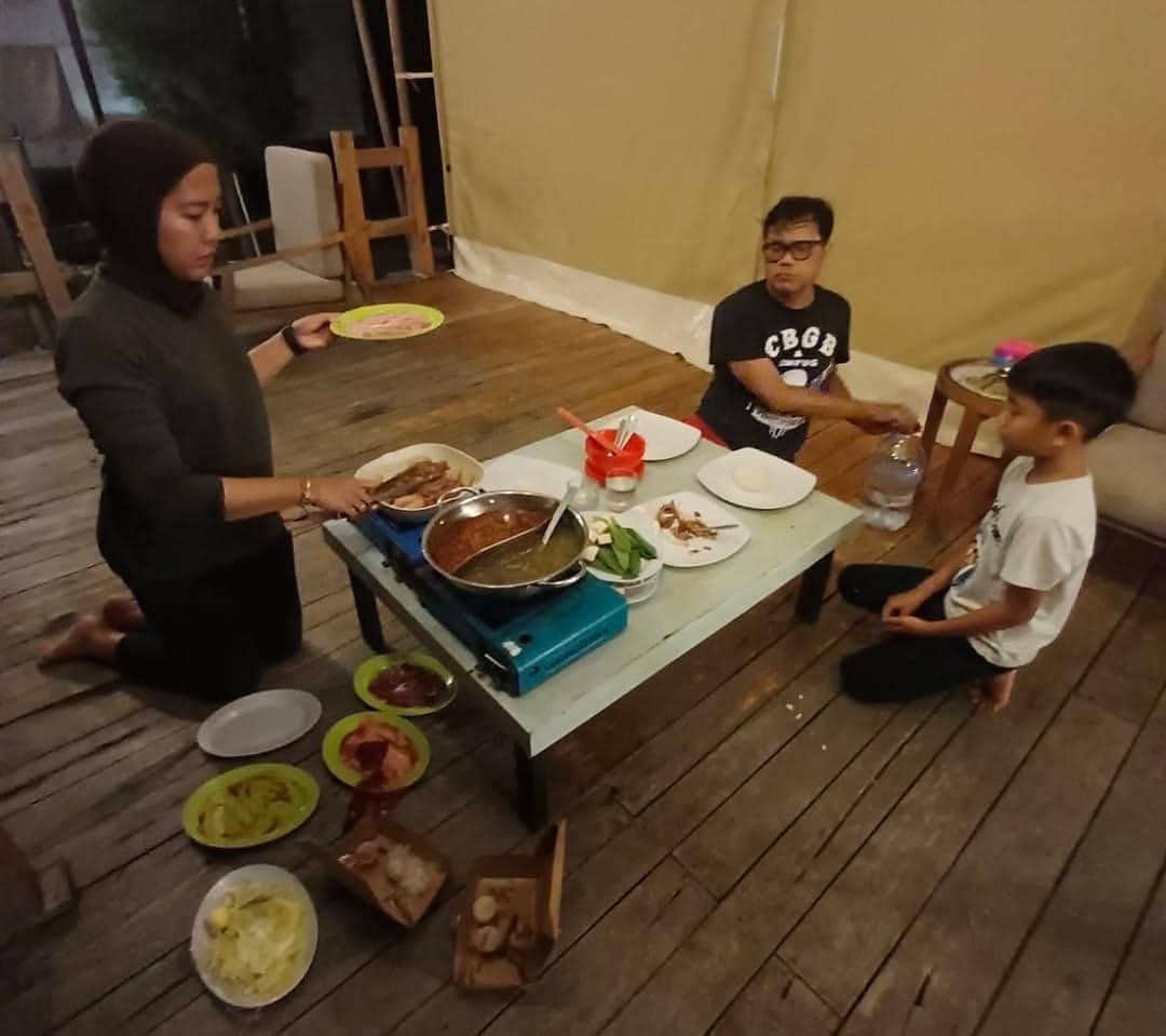 potret liburan Soleh Solihun dan keluarga di Panorama Hejo