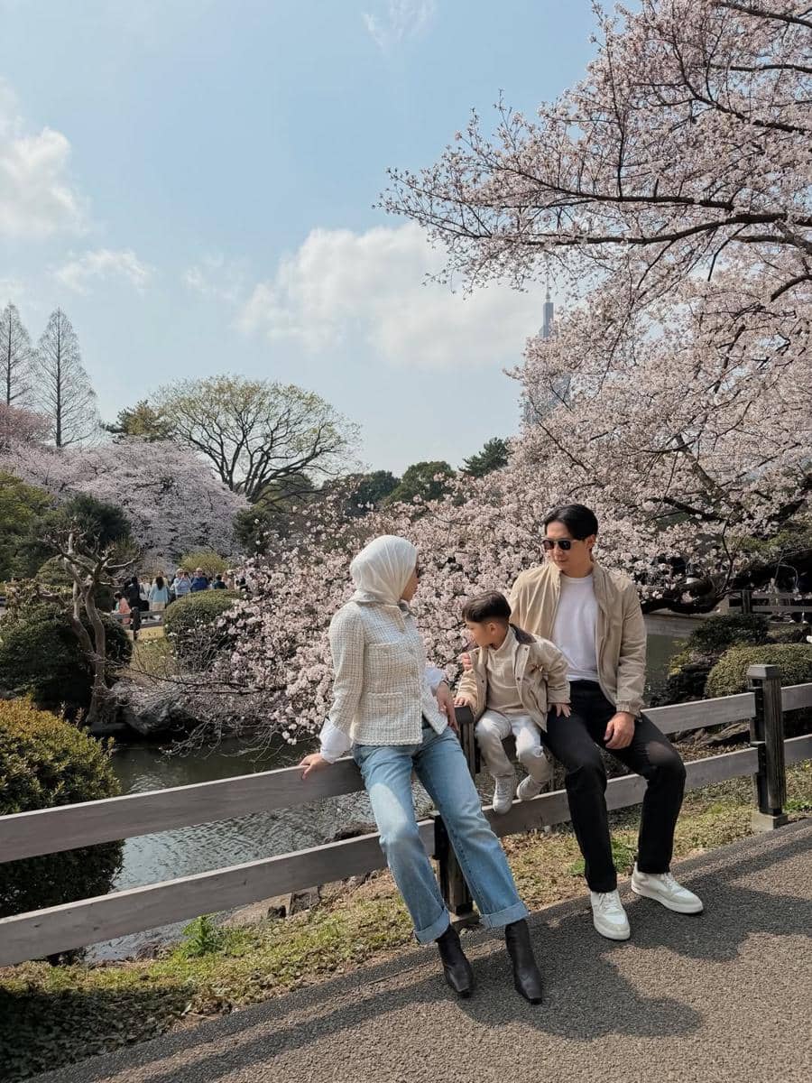 Nikita Willy dan keluarga liburan