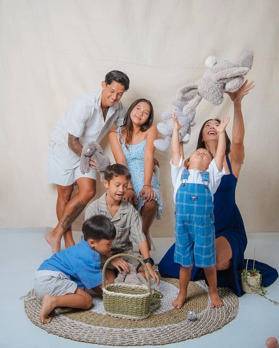 Jennifer Bachdim dan keluarga