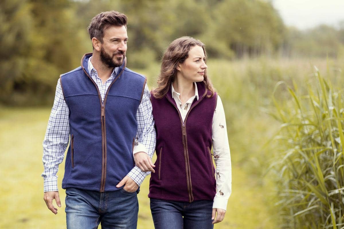 ilustrasi jalan santai bersama pasangan