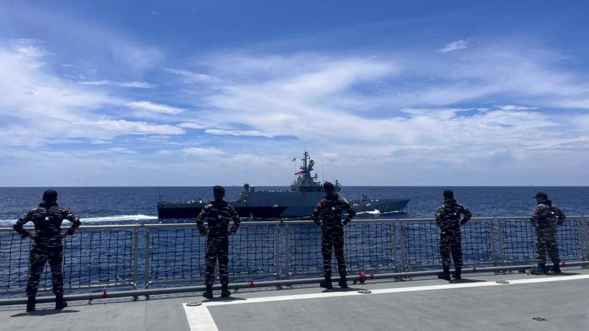 TNI AL dan AL Malaysia Gelar Latihan Bersama di Perairan Laut Jawa