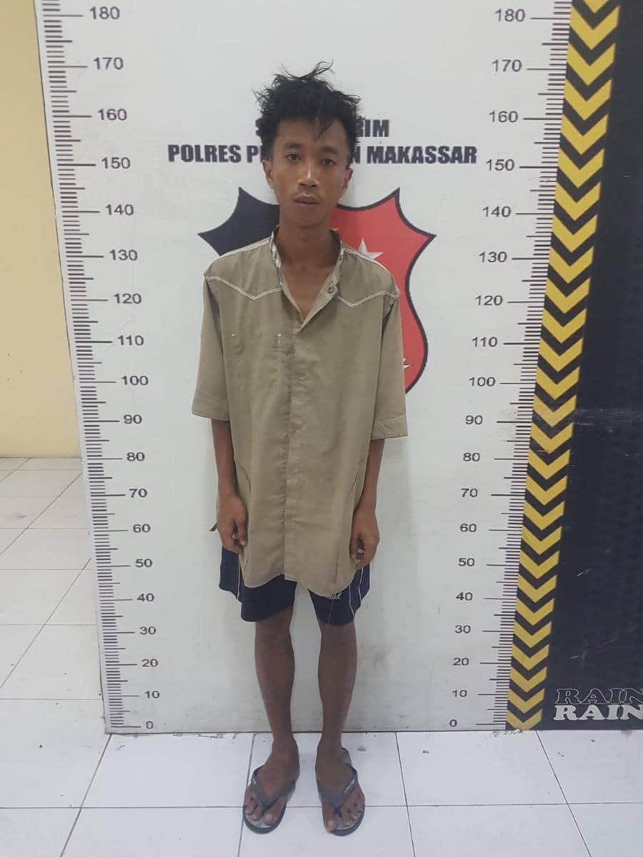 Juru parkir liar yang mengancam pengemudi taksi online di Pelabiuhan Makassar. Dok. Polres Pelabuhan Makassar