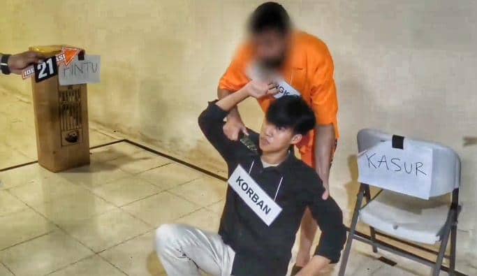 Polisi Gelar Rekonstruksi Pembunuhan Cucu Mpok Nori oleh Mantan Suami