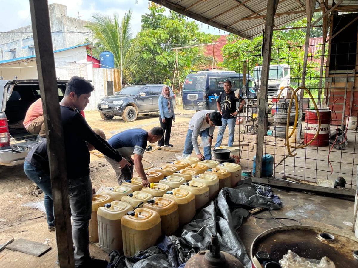 Polisi Bongkar Mafia Solar Subsidi, Ribuan Liter BBM Ilegal Diamankan