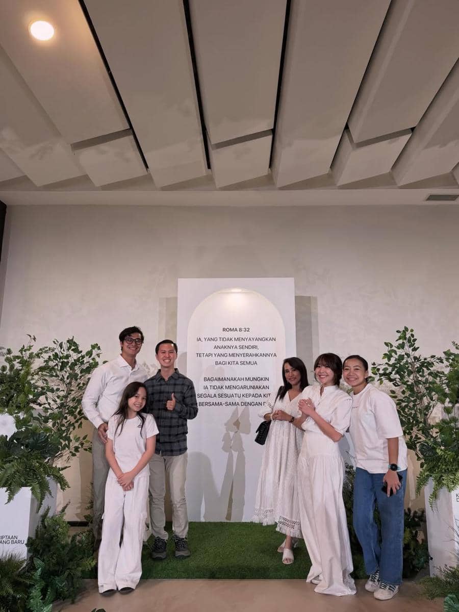 Gaya Gisella Anastasia dan keluarga rayakan Paskah