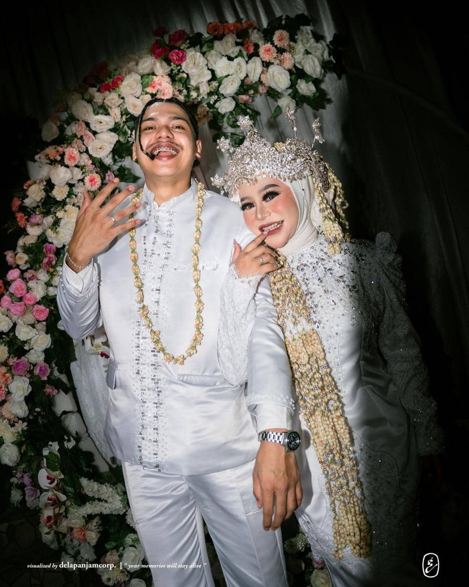 potret pernikahan Cimoy Nuraini dan Zidan Rap
