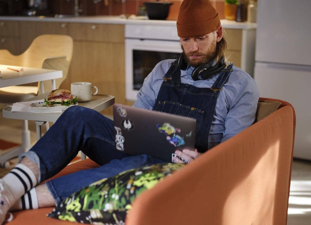 Ilustrasi Kerja di Rumah 2.jpg