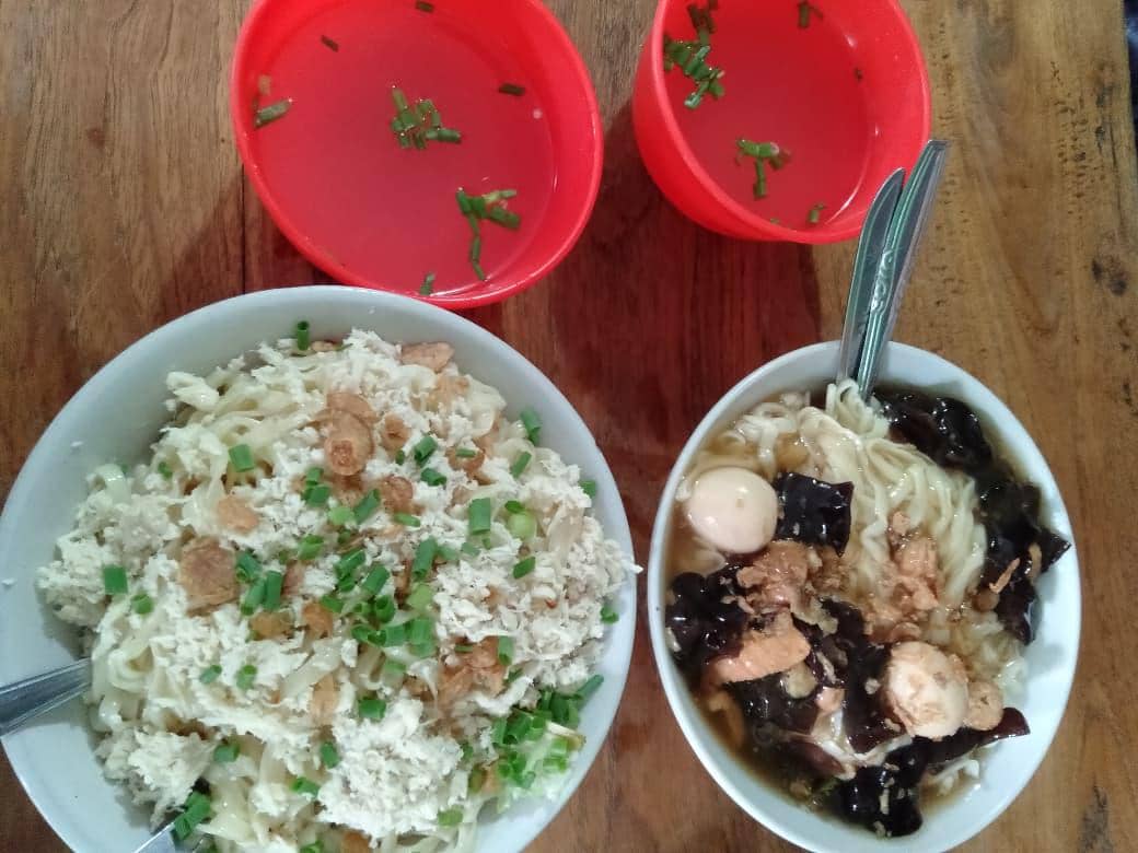 Foto Pangsit Mie Ayam istana