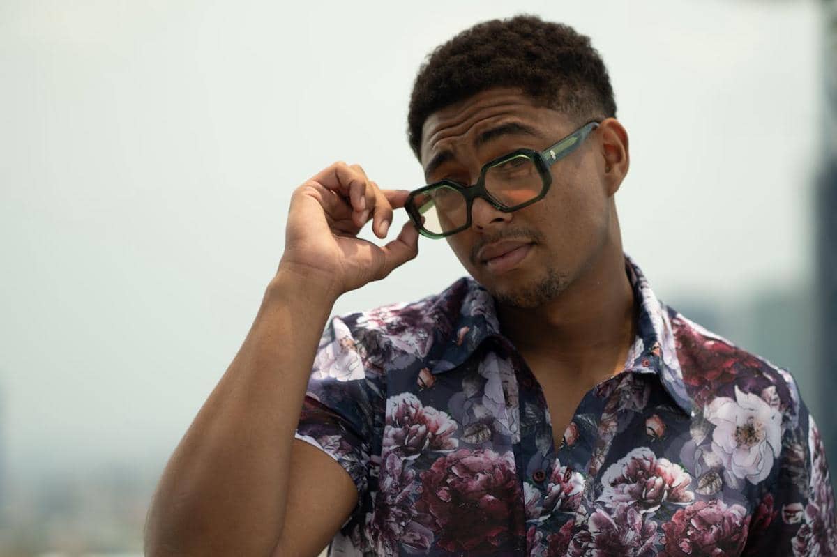 6 Alasan Jangan Mengejek Outfit Orang Lain, Merasa Paling Keren?