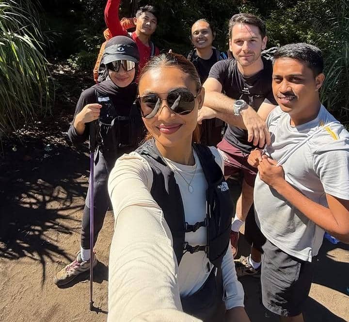 Novia Bachmid mendaki Gunung Klabat