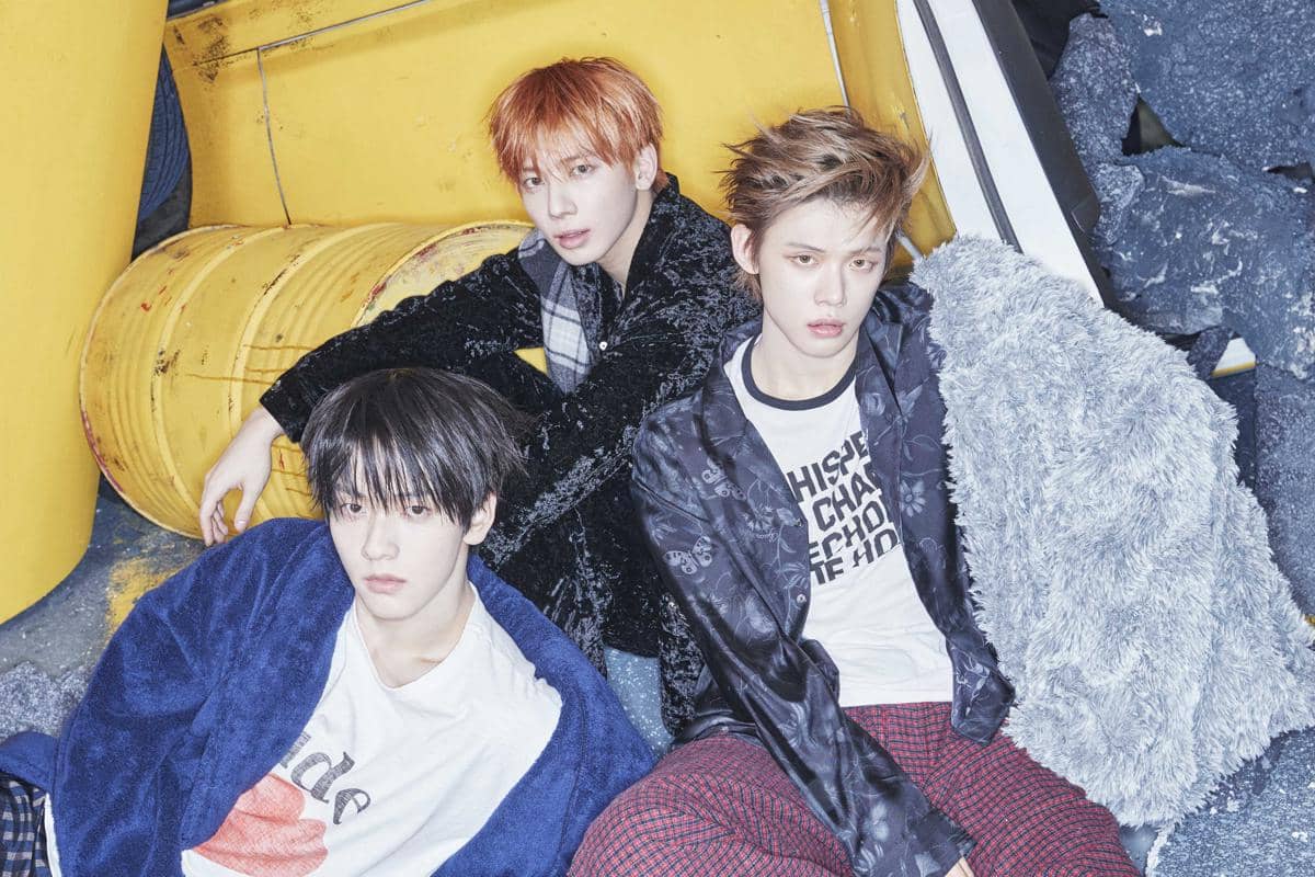 potret TXT di mini album 7TH YEAR: A Moment of Stillness in the Thorns