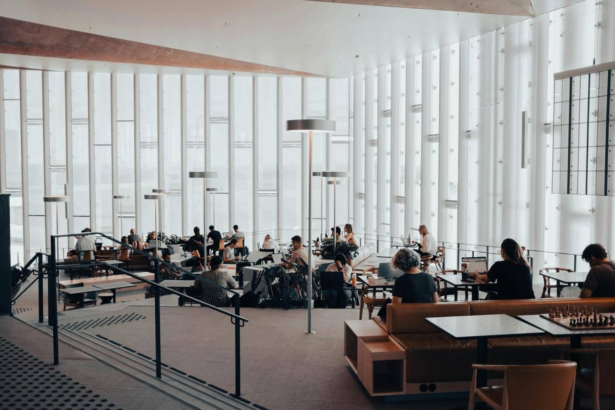 ilustrasi perpustakaan universitas