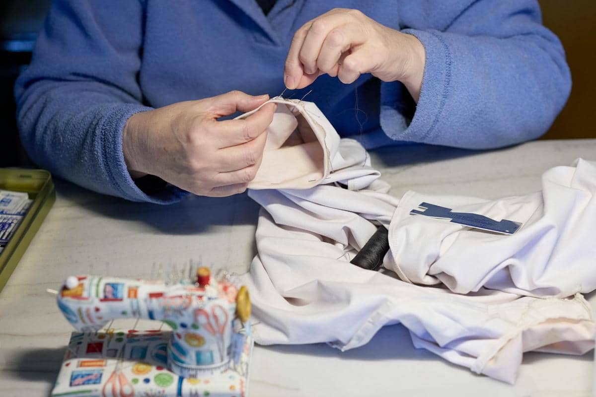 Ilustrasi tukang jahit