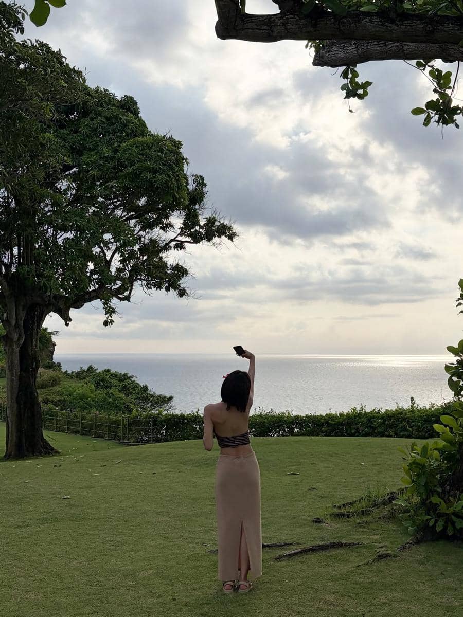 potret Kim Go Eun Single's Inferno 5 healing di Bali 