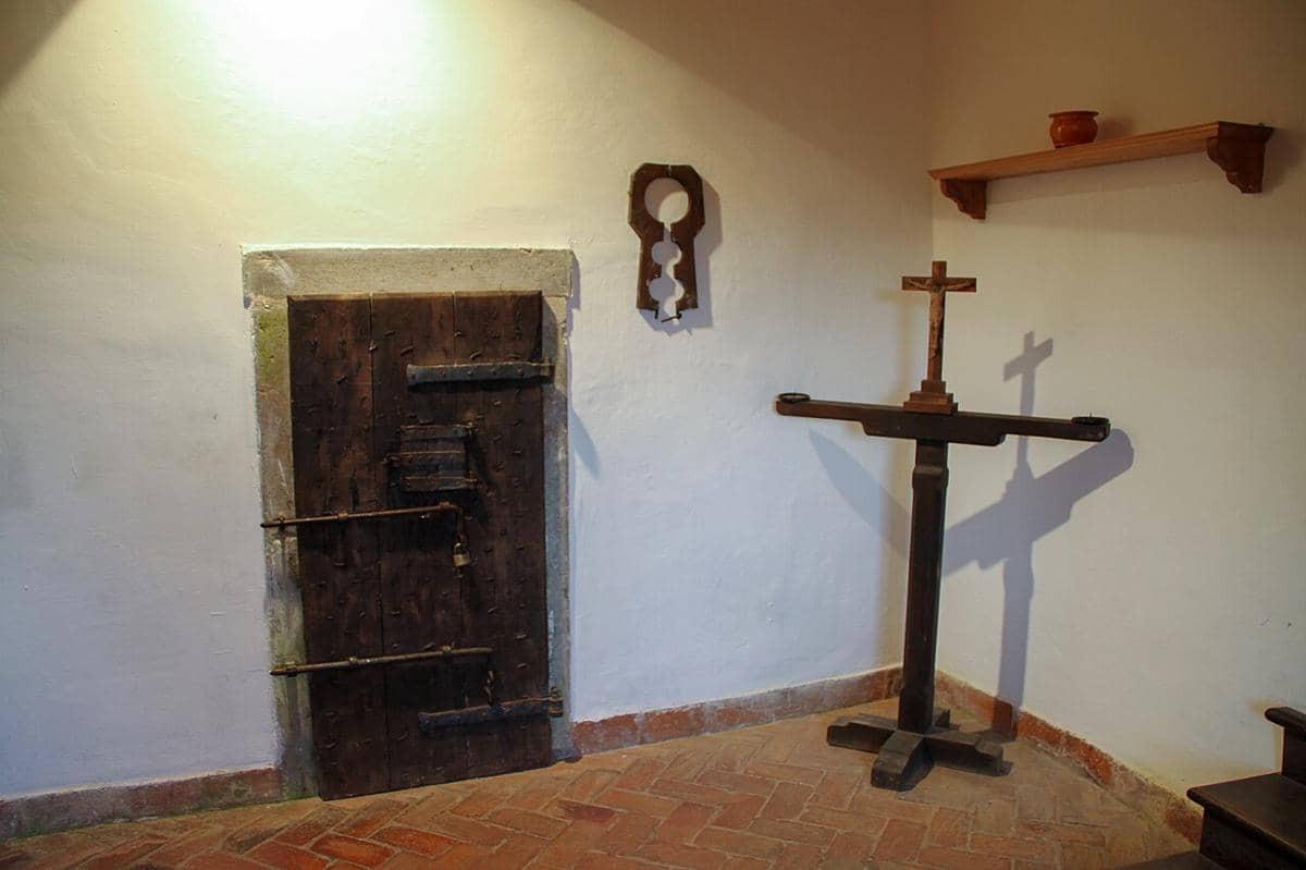 interior Predjama Castle