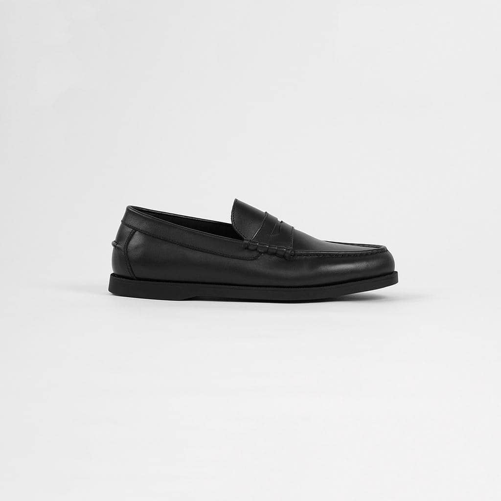Rekomendasi penny loafers.