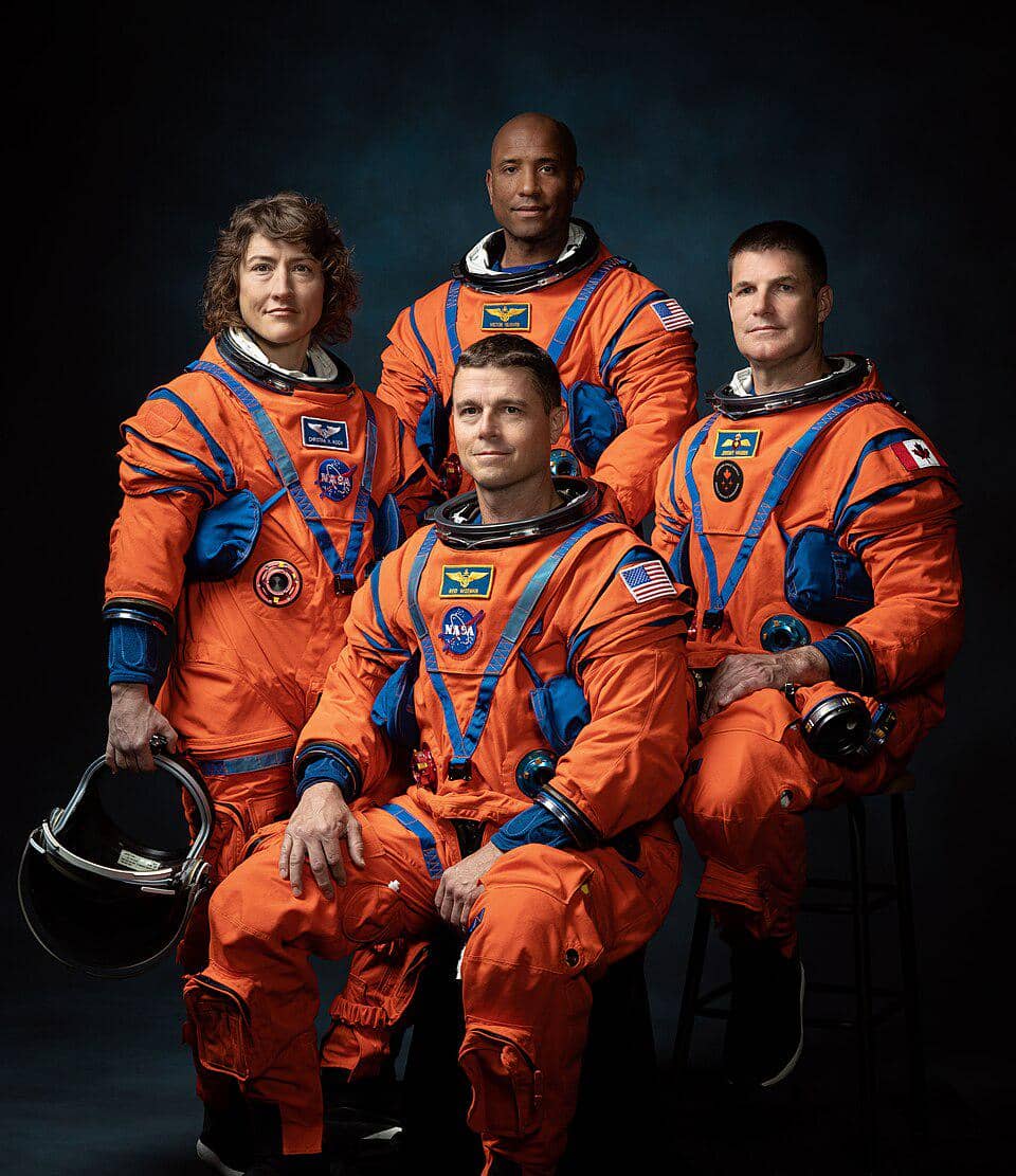 Fungsi kostum astronot di misi Artemis II