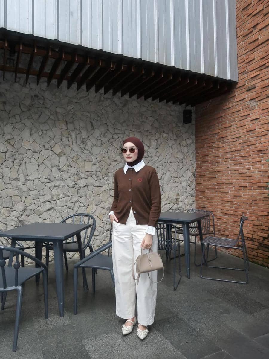 Gaya ke Kafe ala Ingrid Yulika