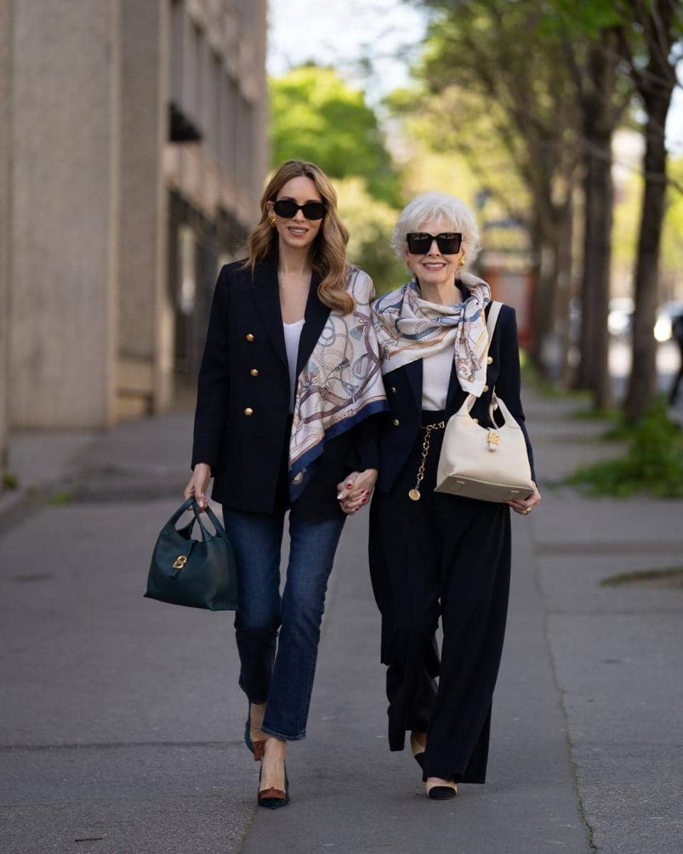 Koleksi Buttonscarves x Alexandra Lapp