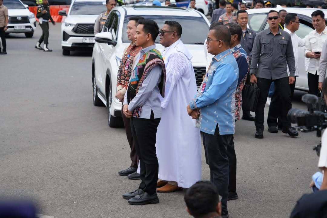 CEK FAKTA: Wapres Gibran Ikut Pikul Salib saat Hadiri Pawai Paskah?