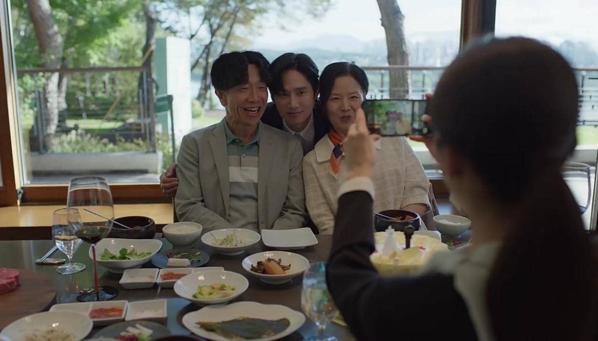 Song Yi Myung dan Lee Soon Jo pasangan yang berlayar di ending The Practical Guide to Love