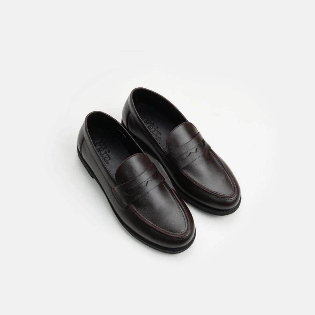 Rekomendasi penny loafers.