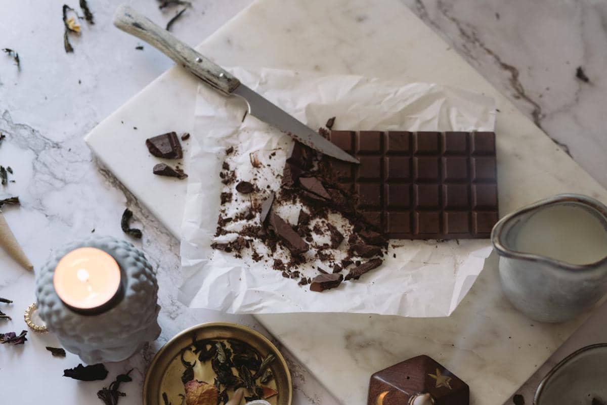 ilustrasi dark chocolate