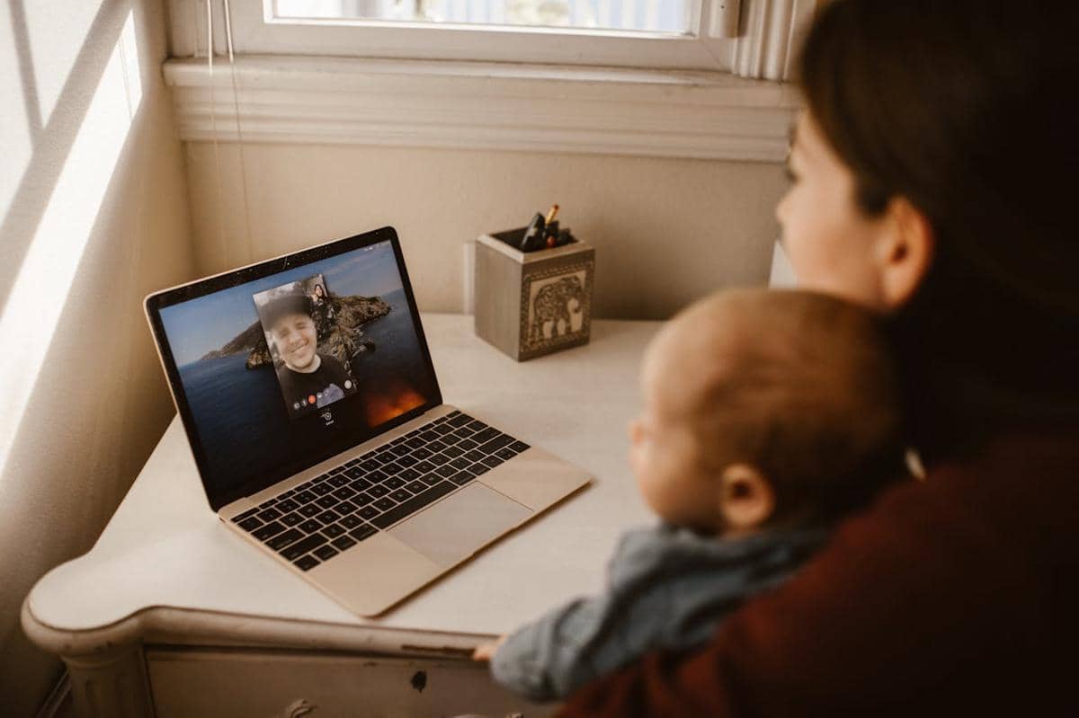 ilustrasi video call