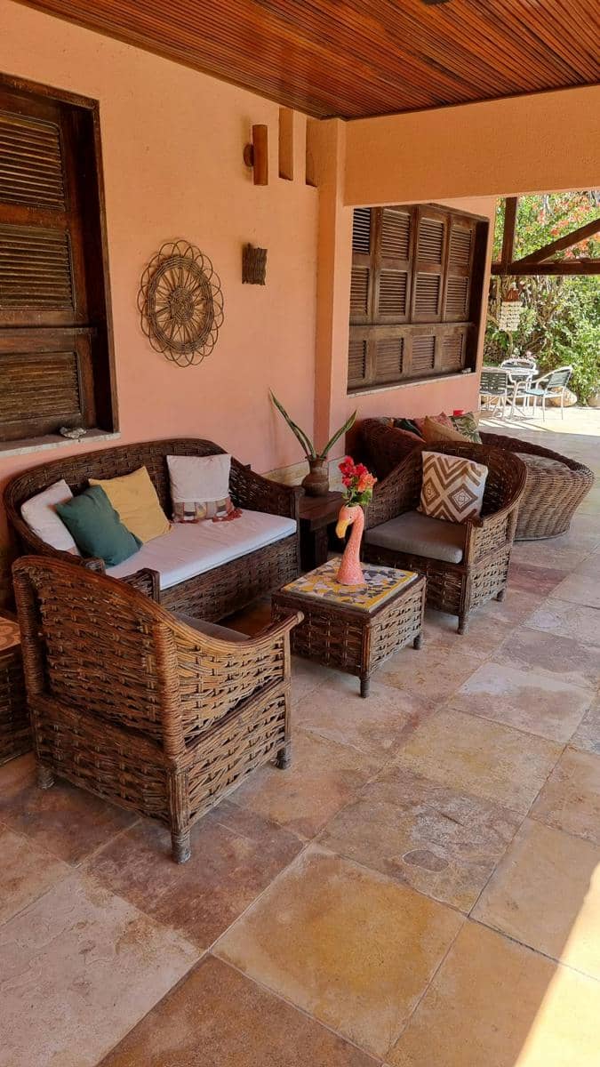 ilustrasi teras rumah 