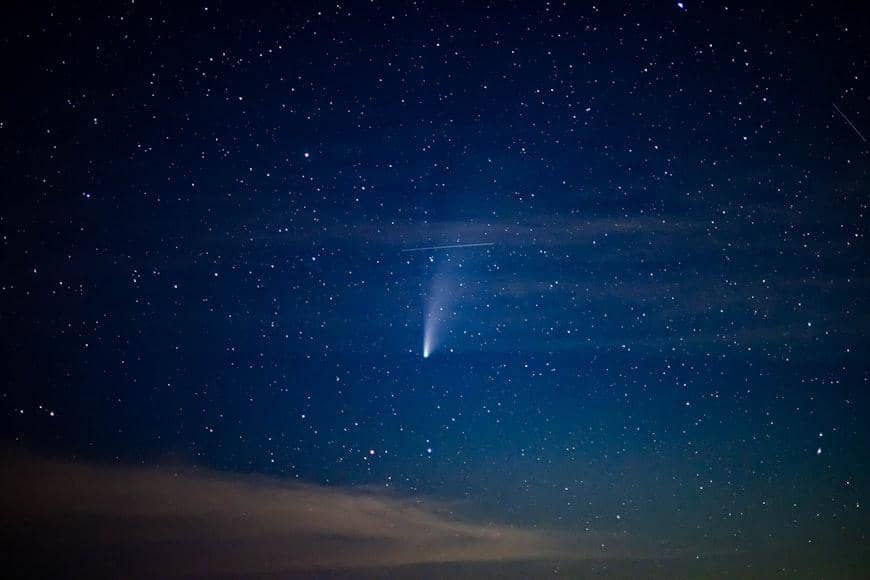 ilustrasi pi puppid meteor