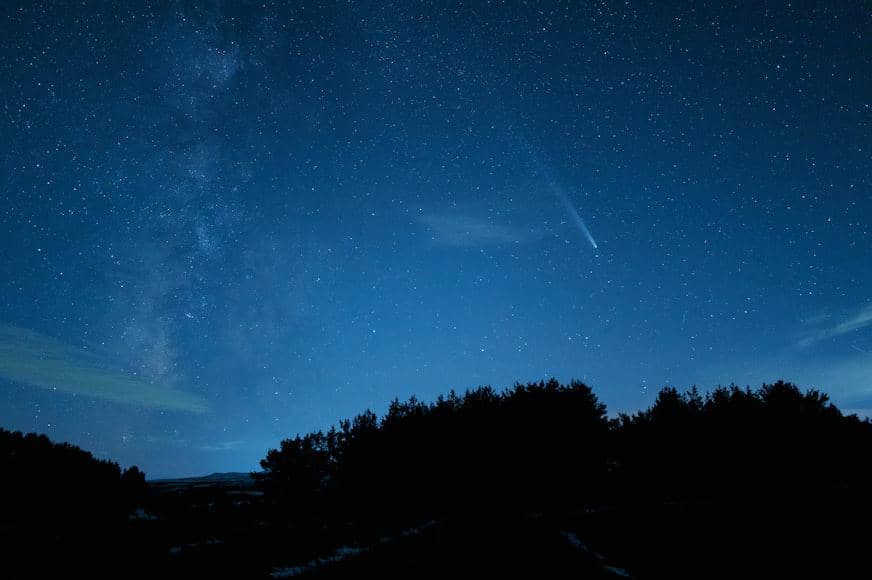 ilustrasi pi puppid meteor