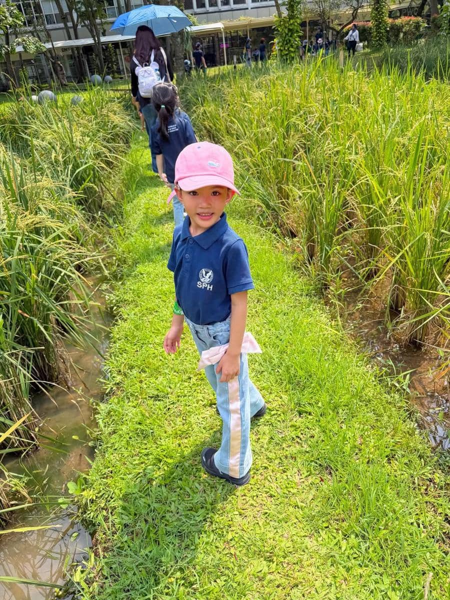 Claire anak Shandy Aulia ikut school trip