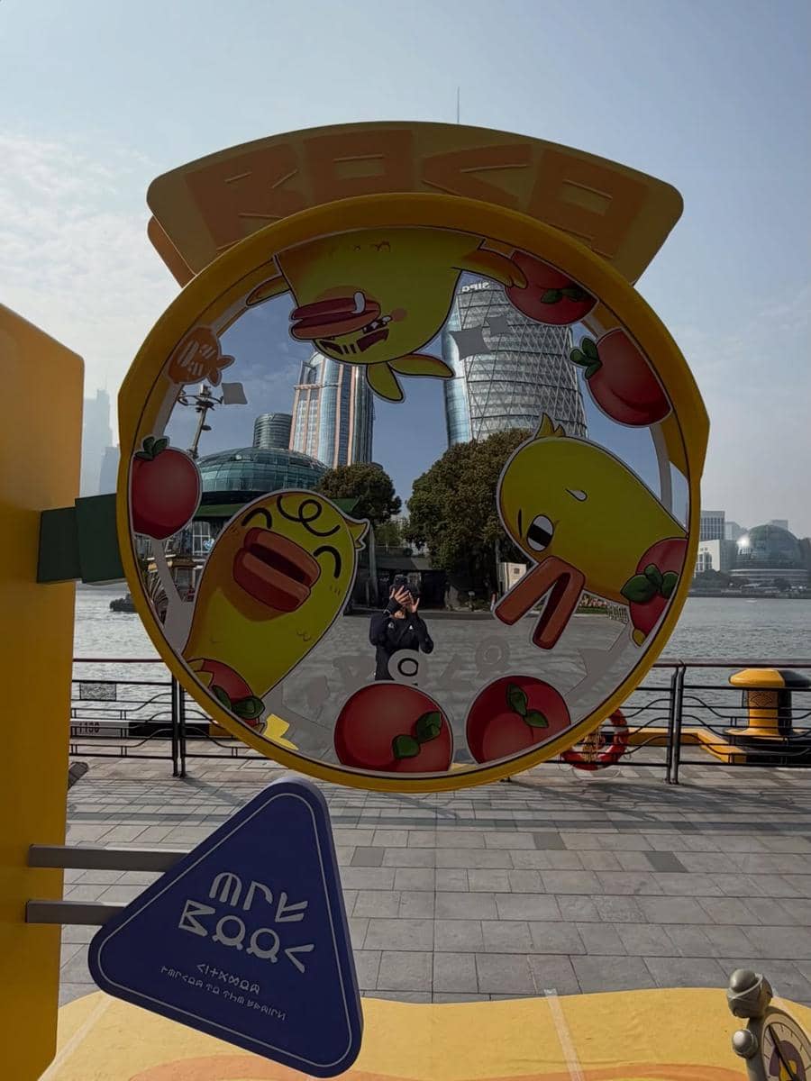 Kenes Andari dan suami lari pagi di Shanghai