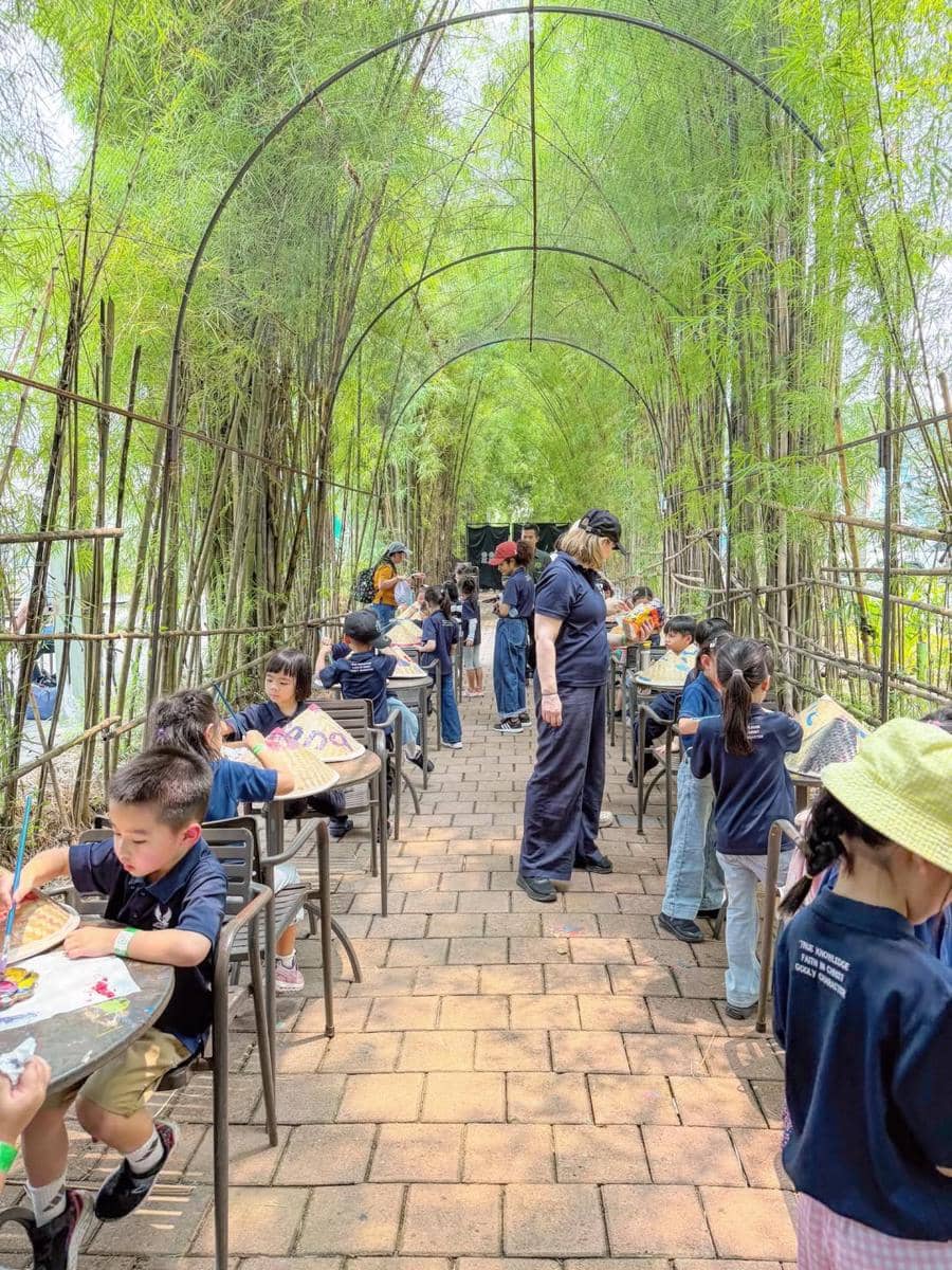 Claire anak Shandy Aulia ikut school trip