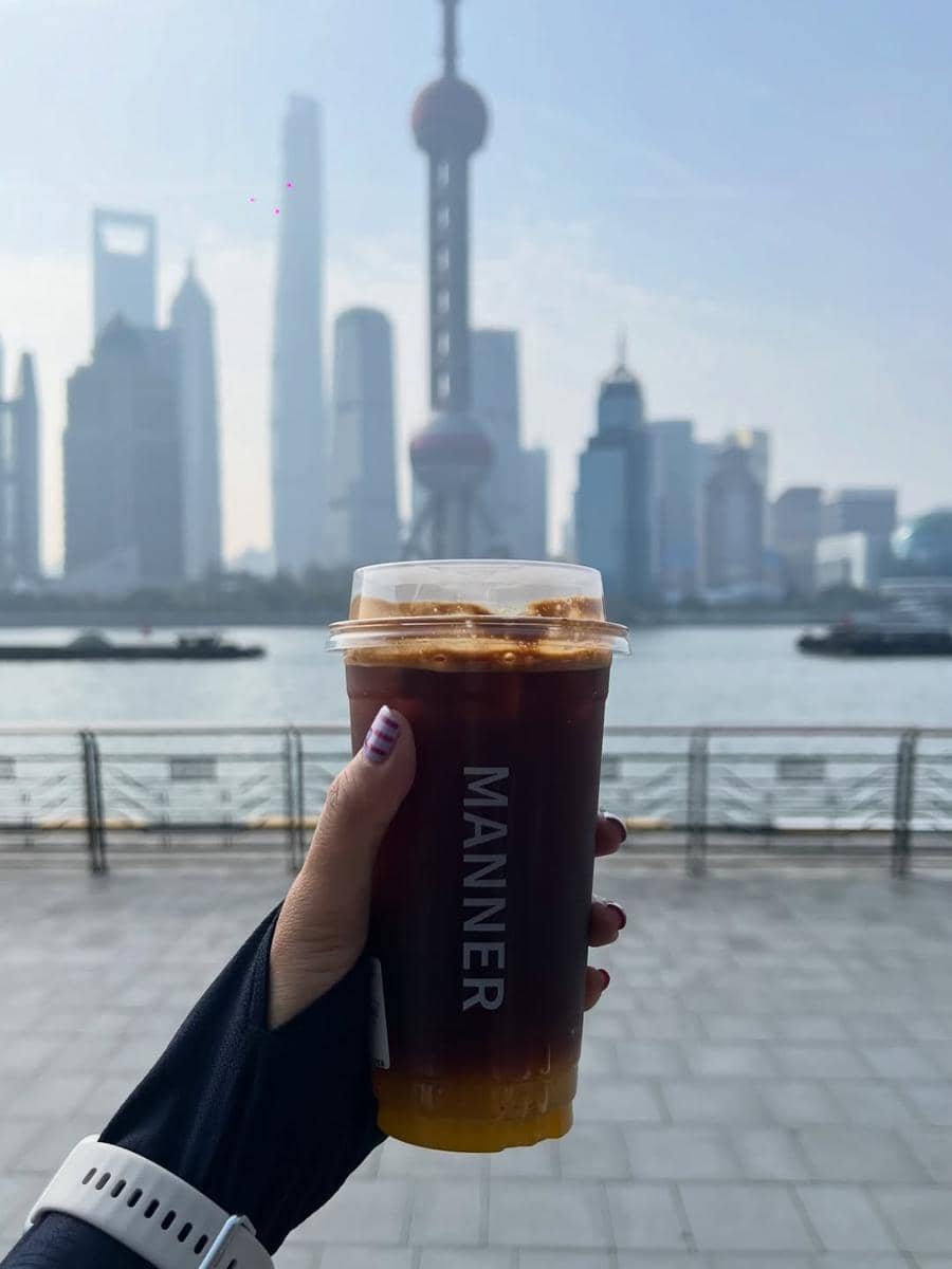 Kenes Andari dan suami lari pagi di Shanghai