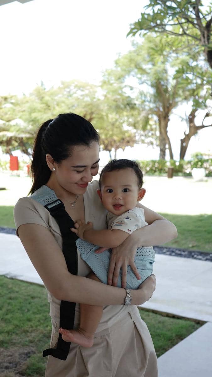 Keluarga Aaliyah dan Thariq berlibur di Bali