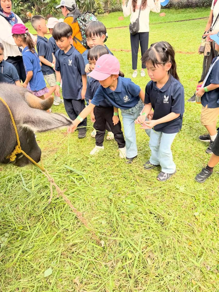 Claire anak Shandy Aulia ikut school trip