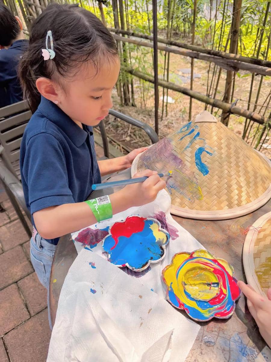 Claire anak Shandy Aulia ikut school trip